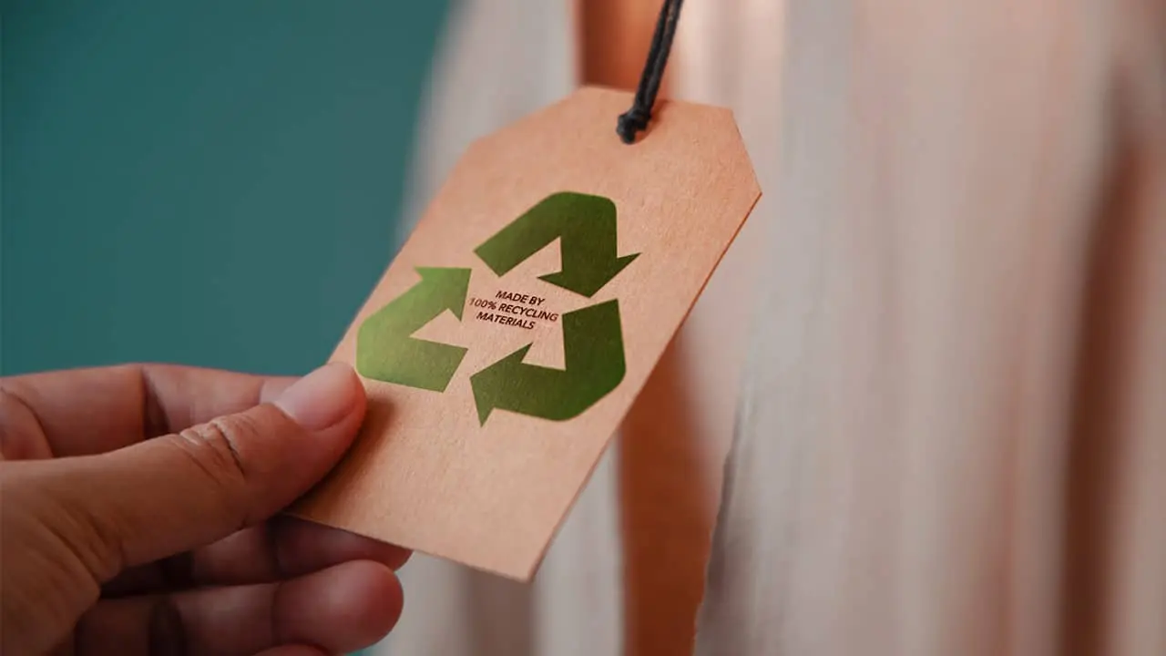 photo d'une étiquette avec le sigle recyclable